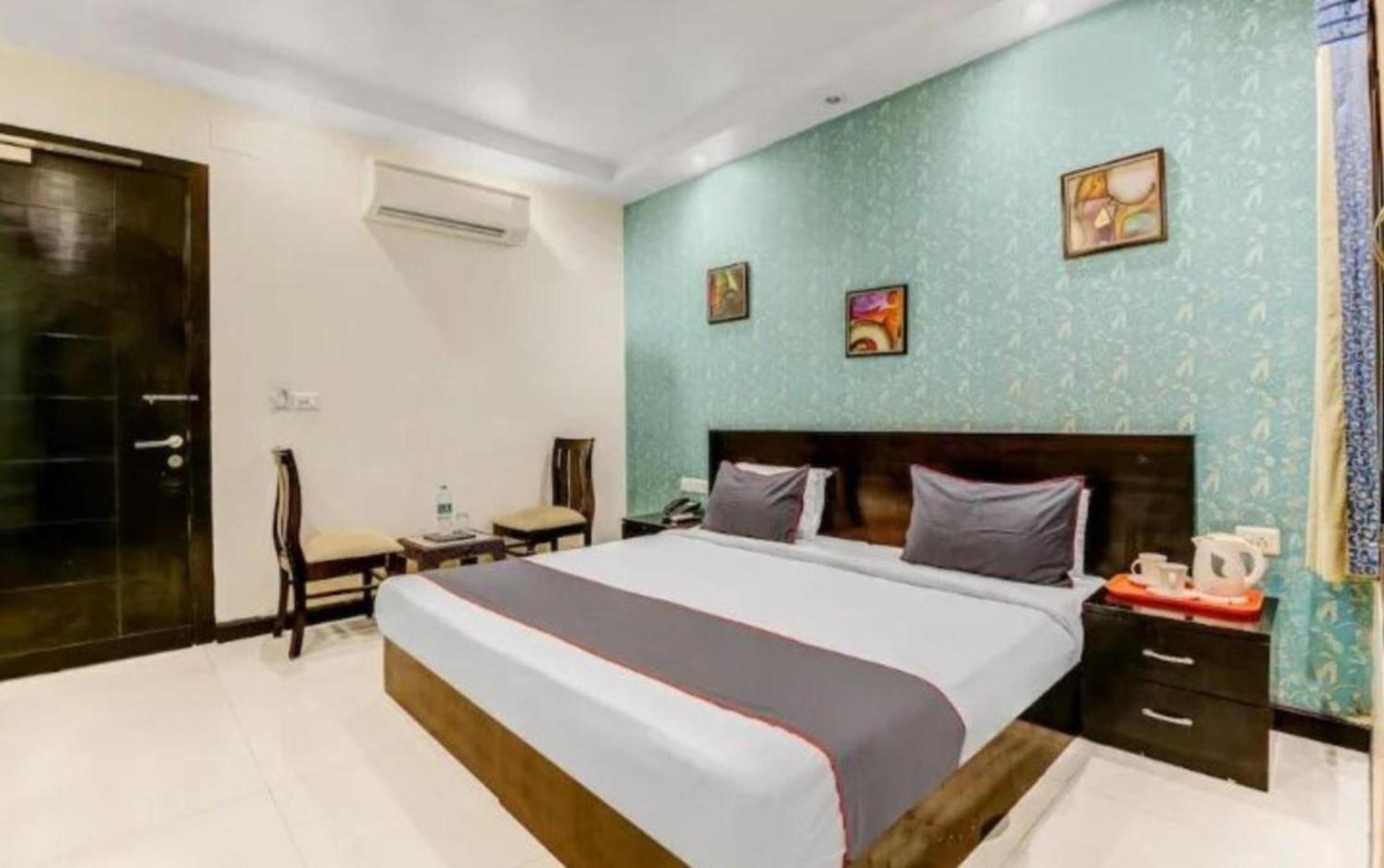 Swathi - Paschim Vihar Hotel